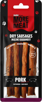 Czarne opakowanie Bubalicious More Meat kabanosów dla psów, 100% wieprzowiny, widoczne brązowe kiełbaski.