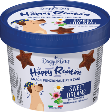 Białe opakowanie karmy uzupełniającej Doggie Day Sweet Dreams dla psów, niebieska pokrywka, grafika śpiącego psa.