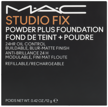 Czarne, kwadratowe opakowanie MAC Studio Fix Powder Plus Foundation, matujący podkład w pudrze z kontrolą sebum, widok z przodu.