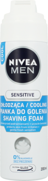 Biała butelka Nivea Men Sensitive Cooling Shaving Foam 200ml, widok z przodu, z czarnym logo i niebieskimi detalami.