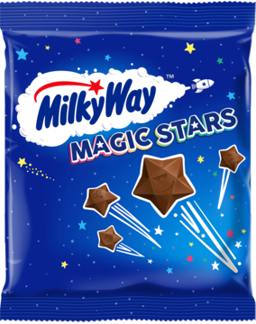 Niebieska paczka MilkyWay Magic Stars, czekoladowe gwiazdki z uśmiechem i rakietą, widok z przodu.