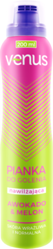 Pianka do golenia Venus Awokado & Melon 200 ml, nawilżająca. Różowo-zielona butelka z purpurową nakrętką.