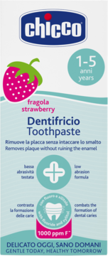 Biała pasta Chicco 1-5 lat, truskawkowa, z fluorem i ksylitolem, widok z przodu opakowania.