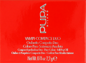 Czerwone opakowanie podwójnych cieni Pupa Vamp! Compact Duo, widok z góry, ze srebrnym logo i tekstem.