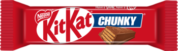 Czerwone opakowanie Kit Kat Chunky, waflowego batonika w mlecznej czekoladzie, z widocznym przekrojem.