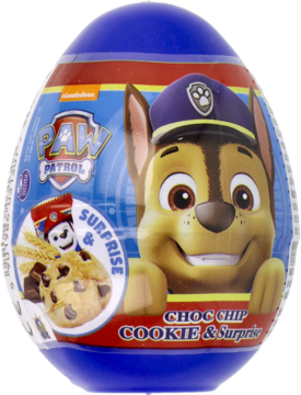 Niebieskie jajko Paw Patrol, ciastko czekoladowe i niespodzianka, z postacią Chase'a, widok z przodu.