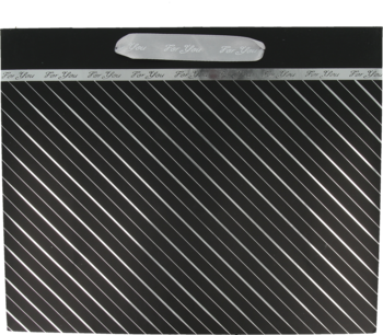 Elegancka czarna torba ozdobna z ukośnymi srebrnymi paskami i rączkami, widok z przodu.