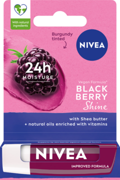 Różowa pomadka NIVEA Blackberry Shine 24h Moisture w blistrze, z czarną jeżyną i napisem "Burgundy tinted".