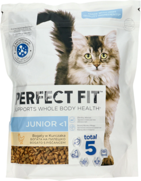 Front białe opakowanie Perfect Fit Junior <1 z wizerunkiem kota i widocznym napisem 'Bogaty w Kurczaka'.
