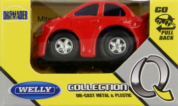 Czerwony samochód Welly Q-Collection Mitsubishi 'Go Pull Back' w pudełku, widok z przodu po skosie.