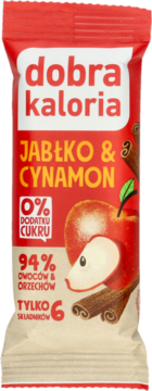 Dobra Kaloria baton Jabłko & Cynamon, czerwone opakowanie z jabłkiem i cynamonem, 0% cukru, widok z przodu.
