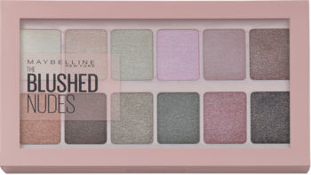 Paletka cieni Maybelline The Blushed Nudes w pudrowo-różowym opakowaniu, z 12 odcieniami beżu, różu i szarości.