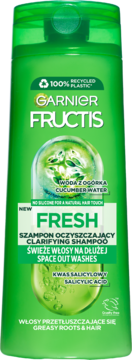 Garnier Fructis Fresh szampon oczyszczający w zielonej butelce, widok z przodu, z ogórkiem i kwasem salicylowym.