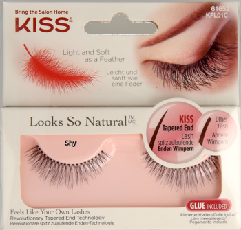 Sztuczne rzęsy Kiss Looks So Natural Shy, czarne, z klejem, w białym opakowaniu z grafiką pióra.