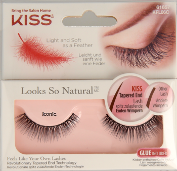 KISS Looks So Natural Iconic sztuczne rzęsy w białym opakowaniu z klejem, widok z przodu. Długie, zwężane końcówki.