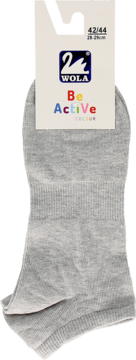 Szare sportowe stopki męskie WOLA Be Active z żebrowanym ściągaczem i metką rozmiar 42/44, widok z przodu.