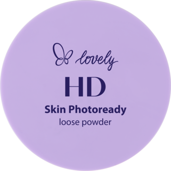Fioletowa etykieta pudru Lovely HD Skin Photoready, matującego pudru sypkiego. Logo Lovely, tekst HD.