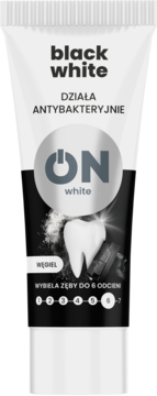 Biało-czarna tubka wybielającej pasty Black White z aktywnym węglem, widok z przodu, antybakteryjna.
