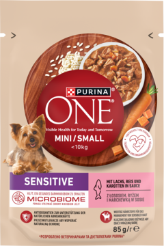 Purina One Mini Sensitive karma dla psów, łosoś, ryż i marchewka w sosie, 85g, front opakowania.