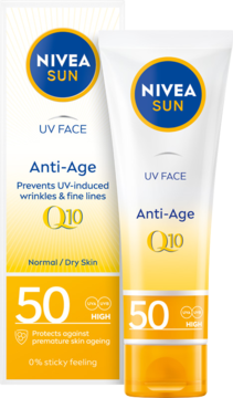 NIVEA SUN UV Face Anti-Age Q10 SPF 50 sunscreen w białej tubce i żółto-białym opakowaniu, widok z przodu.