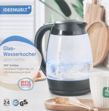 Szklany czajnik Ideenwelt z niebieskim podświetleniem LED, 1.7L, czarna podstawa na tle kuchni.