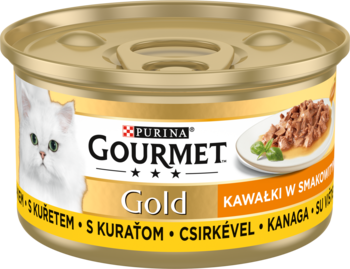 Złota puszka Purina GOURMET Gold: karma dla kota, biały kot i kawałki kurczaka w sosie, widok z góry.