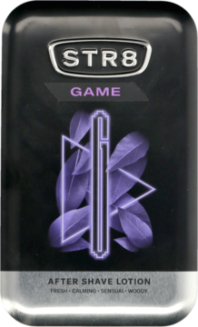 Czarne, prostokątne opakowanie STR8 GAME After Shave Lotion z fioletowym logo i grafiką liści, widok z przodu.