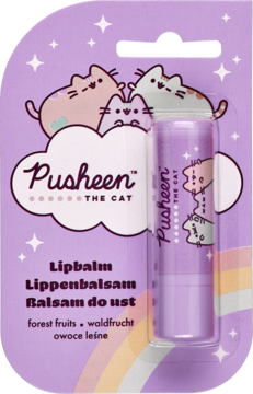 Fioletowy balsam do ust Pusheen The Cat o zapachu owoców leśnych, w blistrze z ilustracją kotów i gwiazd.