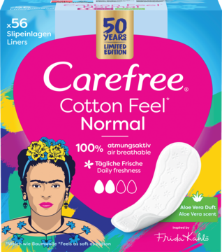 Różowe opakowanie wkładek Carefree Normal x56, z ilustracją Frida Kahlo, oddychające, z bawełną i aloesem.