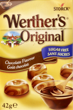 Opakowanie cukierków Werther's Original, bez cukru, o smaku czekoladowym. Widok z przodu pudełka 42g.