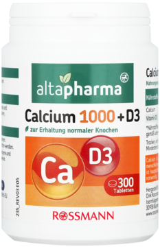 Biała butelka Altapharma Calcium 1000+D3, suplementu na kości z witaminą D3, zielono-pomarańczowa etykieta, 300 tabletek, widok z przodu.
