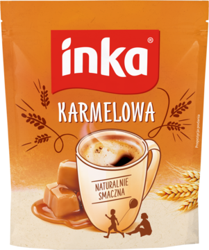 Rozpuszczalna Inka Karmelowa kawa zbożowa, pomarańczowa saszetka z kubkiem napoju, kłosami zboża i karmelkami.