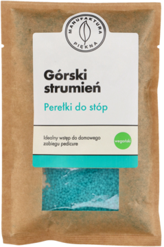 Manufaktura Piękna Górski strumień perełki do stóp w brązowej saszetce z turkusowymi granulkami, widok z przodu.