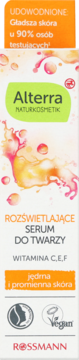 Alterra Rozświetlające Serum do Twarzy Witaminy C,E,F. Front pudełka, białe z pomarańczem, logo Vegan.