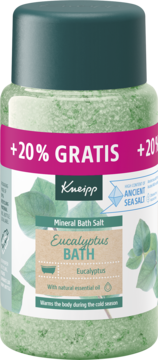 Kneipp Eucalyptus Mineral Bath Salt w przezroczystym słoiku, zielone kryształki, ciemna zakrętka, widok z przodu, +20% GRATIS.