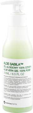 Jasnozielona butelka żelu Aloe Sabila 100% Pure Aloe Vera Gel 250ml z białą pompką, widok z przodu.