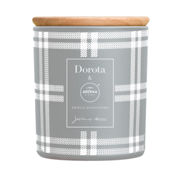Świeca zapachowa Dorota & Aroma Home "Jesienny deszcz" w szklanym słoju z szaro-białą kratą i drewnianą pokrywką.