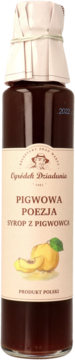 Butelka syropu z pigwy Pigwowa Poezja, front, ciemnobrązowy płyn, beżowa etykieta z ilustracją pigwy.