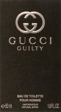 Czarne, matowe pudełko perfum Gucci Guilty Pour Homme EDT 50ml, ze srebrnym logo. Widok z przodu.