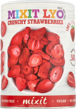 Białe opakowanie Mixit LYO Crunchy Strawberries z wizualizacją liofilizowanych truskawek, widok z przodu.