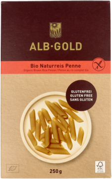 Brązowe opakowanie makaronu Alb-Gold Bio Naturreis Penne z brązowego ryżu, bezglutenowy, z obrazkiem penne na talerzu.