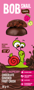 Opakowanie Bob Snail Ciasteczka Jabłko Malina w belgijskiej czekoladzie, różowe tło i wesoły ślimak.