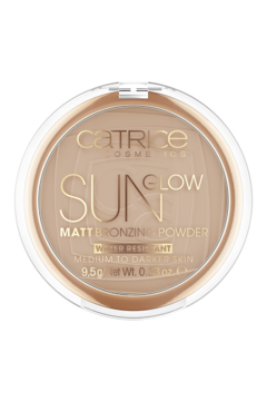 Catrice Sun Glow Matt Bronzing Powder w okrągłym, przezroczystym kompakcie, jasnobrązowy odcień mat, widok z góry.