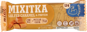 MIXITKA baton proteinowy Słony Karmel, brązowe opakowanie z grafiką karmelu i 13g białka, widok z przodu.