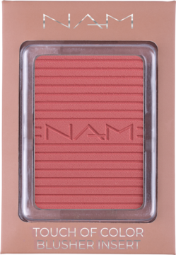 NAM Touch of Color Blusher Insert #5 Wild Moment, koralowy prasowany róż do policzków w różowym pudełku, widok z przodu.