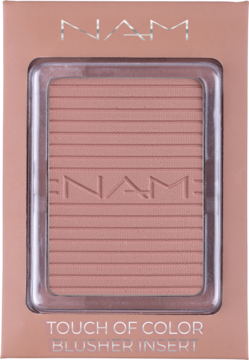 Wkład NAM Touch of Color Blusher, odcień Vintage Rose. Róż do policzków o ryflowanej fakturze, w beżowym opakowaniu, widok z przodu.