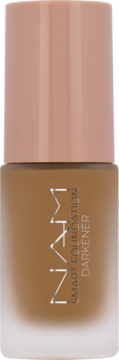 NAM Smart Foundation Darkener, brązowa butelka z różową nakrętką i pionowym napisem, lekko przezroczysty dół.