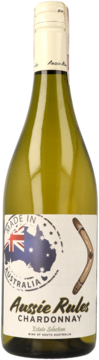 Białe wino Aussie Rules Chardonnay w zielonej butelce, etykieta z mapą Australii, flagą i bumerangiem.