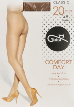 Modelka w beżowych rajstopach Gatta Classic 20 den, obok opakowanie Comfort Day. Rajstopy gładkie, półprzezroczyste.