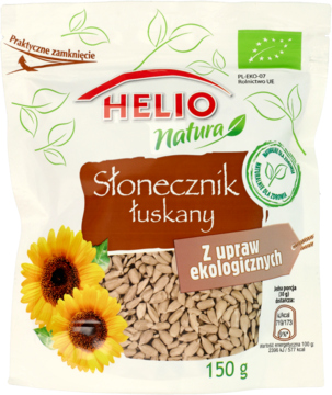 Biała paczka Helio Natura z łuskanymi ziarnami słonecznika z upraw ekologicznych, dwa słoneczniki.
